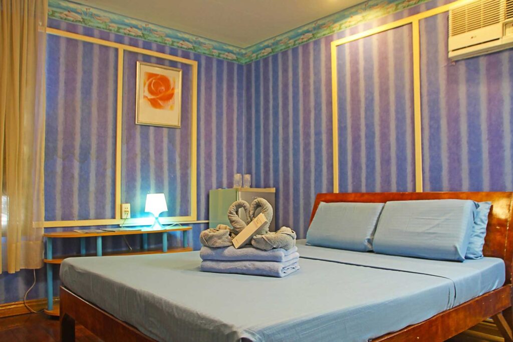 villa viva blue room bed